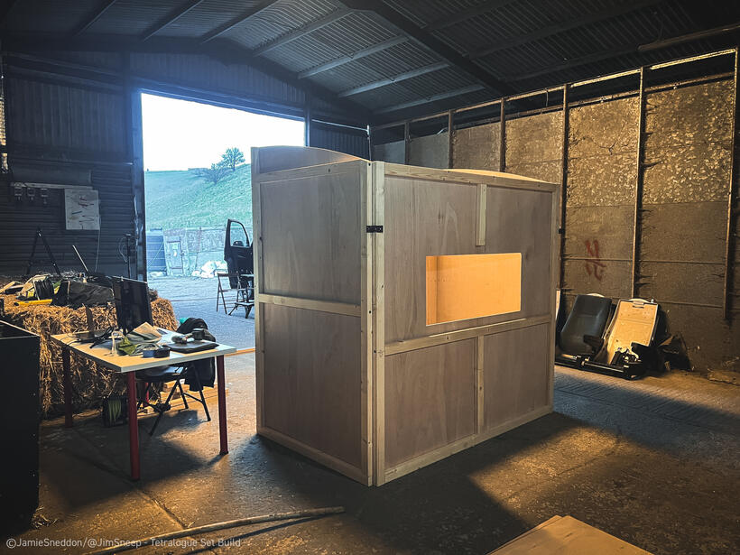 Tetralogue: I'm Right. You're Wrong - feature - train compartment - Set Build