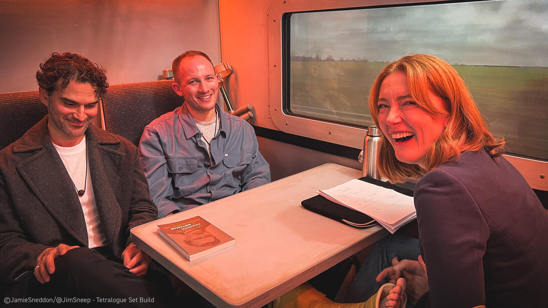 Tetralogue: I'm Right. You're Wrong - feature - train compartment - Filming