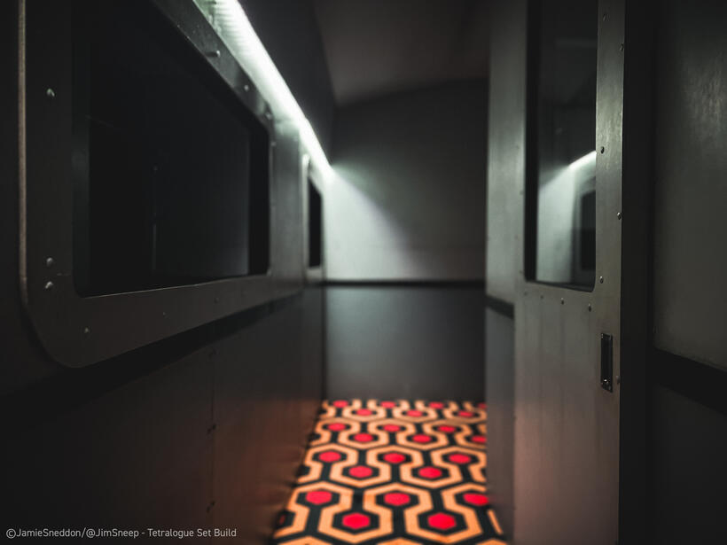 Tetralogue: I'm Right. You're Wrong - feature - train compartment - Filming